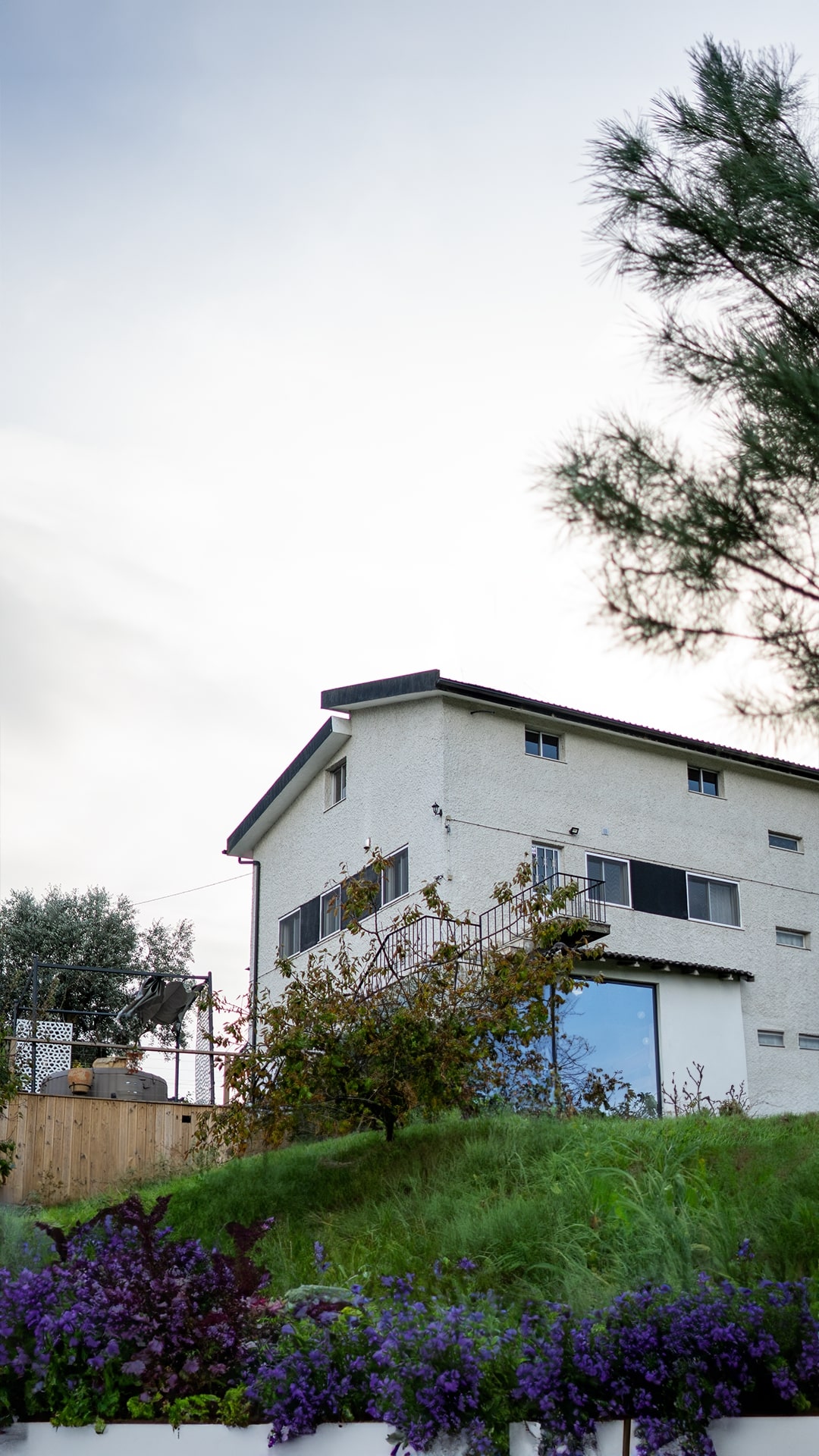 Vista lateral da casa dos Refúgios do Rio Dão - Alojamento local em Viseu